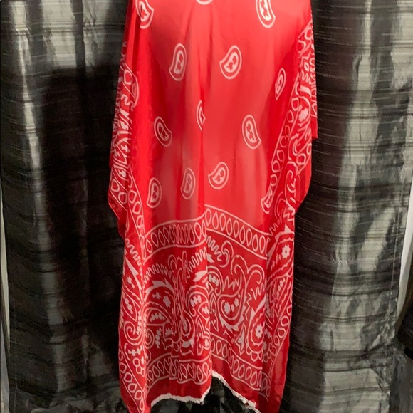 Ladies coverup - Picture 3 of 3